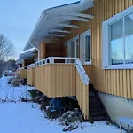 Viihtyisae Saunallinen Kaksio Laehellae Santa Claus Villagea Ja Napapiiriae