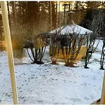 Апартаменты Viihtyisae Saunallinen Kaksio Laehellae Santa Claus Villagea Ja Napapiiriae Рованиеми