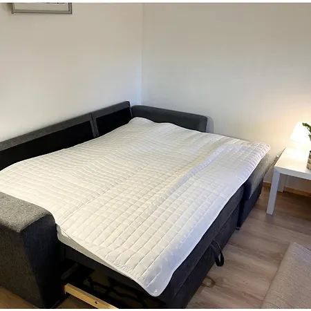 Viihtyisae Saunallinen Kaksio Laehellae Santa Claus Villagea Ja Napapiiriae Ροβανιέμι